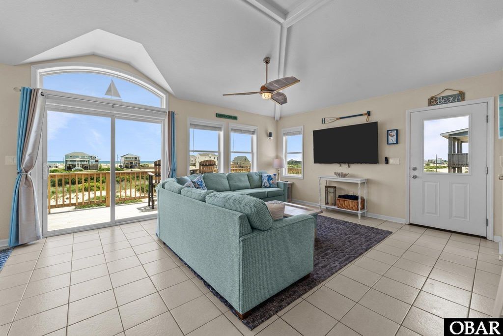 Image 5 of property listing at 1692 Ocean Pearl Road Lot 3, Corolla, NC 27927