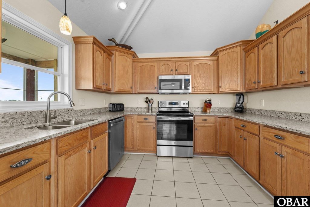 Image 8 of property listing at 1692 Ocean Pearl Road Lot 3, Corolla, NC 27927