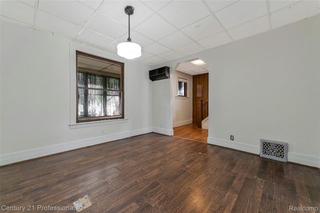 238 Richter St Street, River Rouge, MI 48218