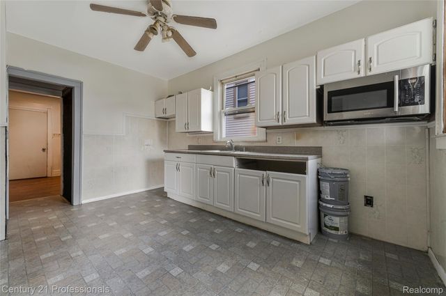 238 Richter St Street, River Rouge, MI 48218