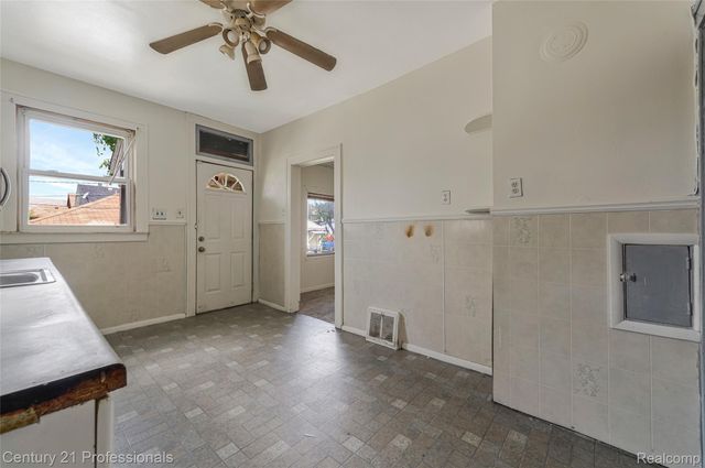 238 Richter St Street, River Rouge, MI 48218
