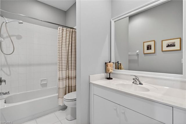 20851 Hammock Greens LN 203, Estero, FL 33928