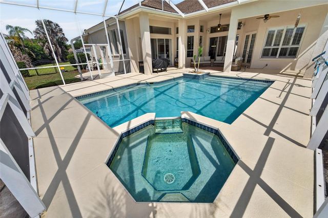 5218 TWIN CREEKS DRIVE, Valrico, FL 33596