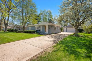1359 Carol Place, Montgomery, IL 60538