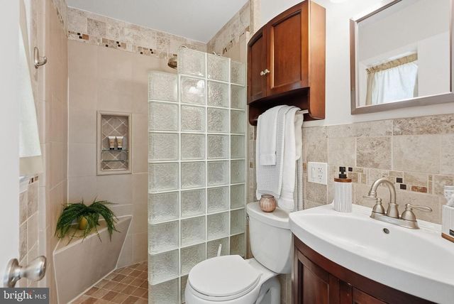 5709 SHROPSHIRE CT, Alexandria, VA 22315