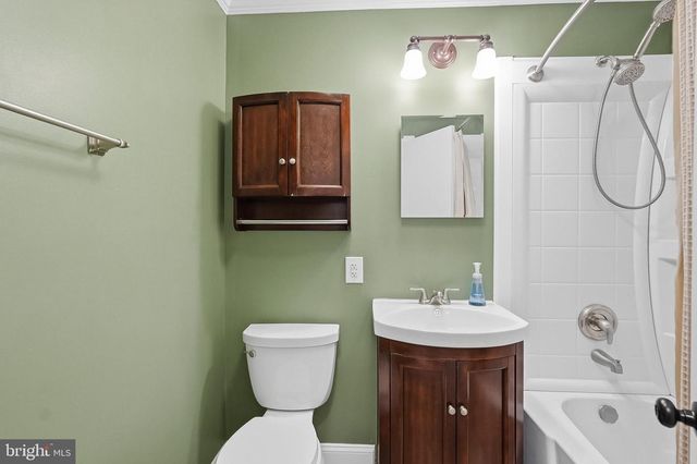 5709 SHROPSHIRE CT, Alexandria, VA 22315