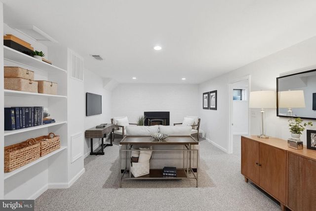 5709 SHROPSHIRE CT, Alexandria, VA 22315
