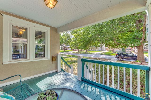 1324 SW MacVicar AVE, Topeka, KS 66604