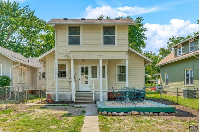 1324 SW MacVicar AVE, Topeka, KS 66604