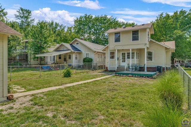 1324 SW MacVicar AVE, Topeka, KS 66604