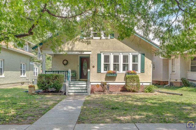 1324 SW MacVicar AVE, Topeka, KS 66604