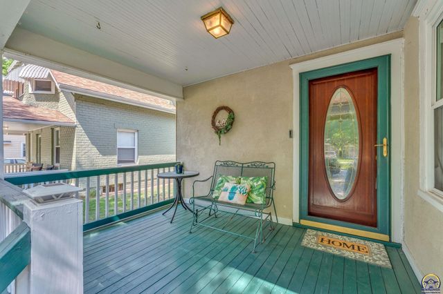 1324 SW MacVicar AVE, Topeka, KS 66604