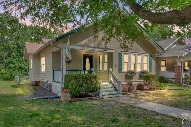 1324 SW MacVicar AVE, Topeka, KS 66604