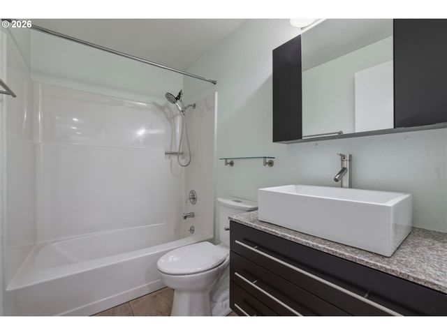 13250 Sw WEIR Rd, Beaverton, OR 97008