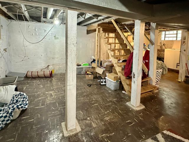 5856 Wallace Road, Hammond, IN 46320