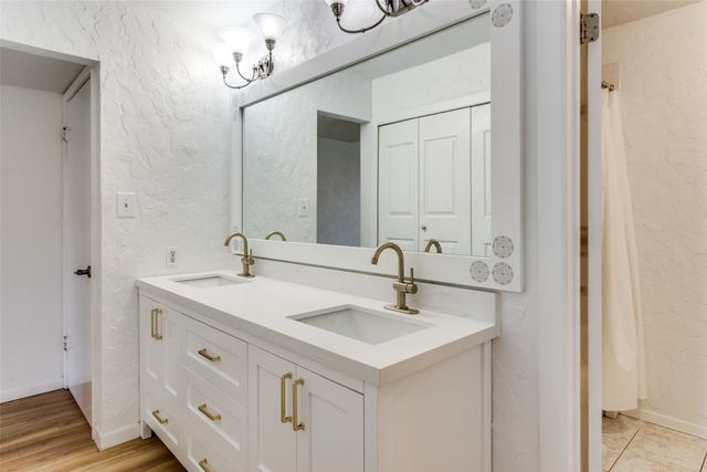 7007 Forestview Drive, Arlington, TX 76016