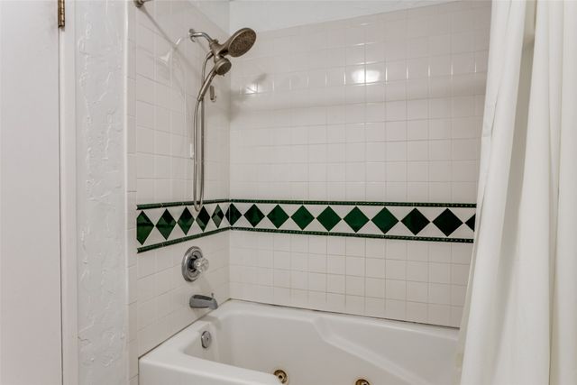 7007 Forestview Drive, Arlington, TX 76016