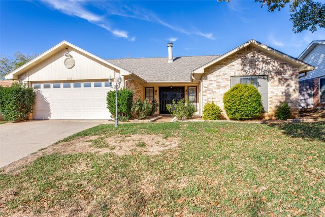 7007 Forestview Drive, Arlington, TX 76016