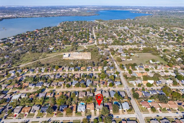 7007 Forestview Drive, Arlington, TX 76016