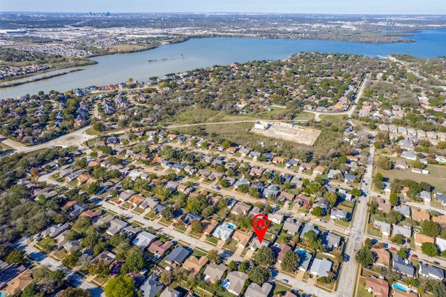 7007 Forestview Drive, Arlington, TX 76016