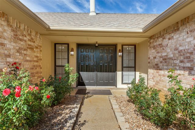 7007 Forestview Drive, Arlington, TX 76016