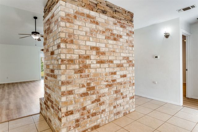 7007 Forestview Drive, Arlington, TX 76016