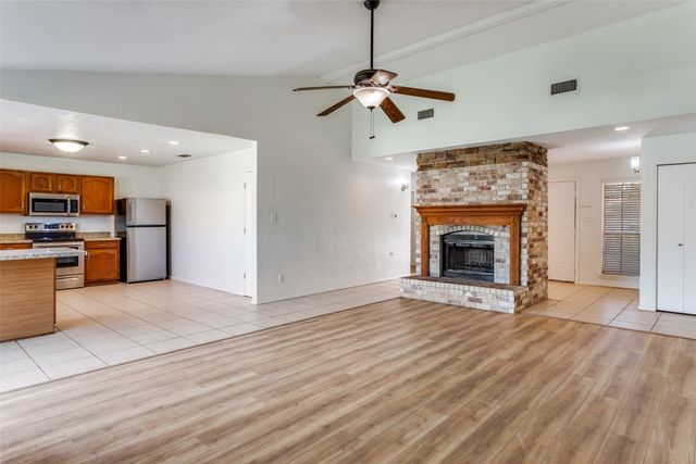 7007 Forestview Drive, Arlington, TX 76016