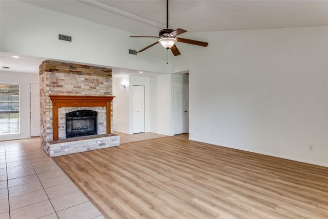 7007 Forestview Drive, Arlington, TX 76016