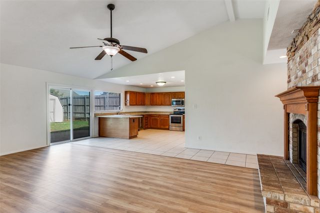 7007 Forestview Drive, Arlington, TX 76016