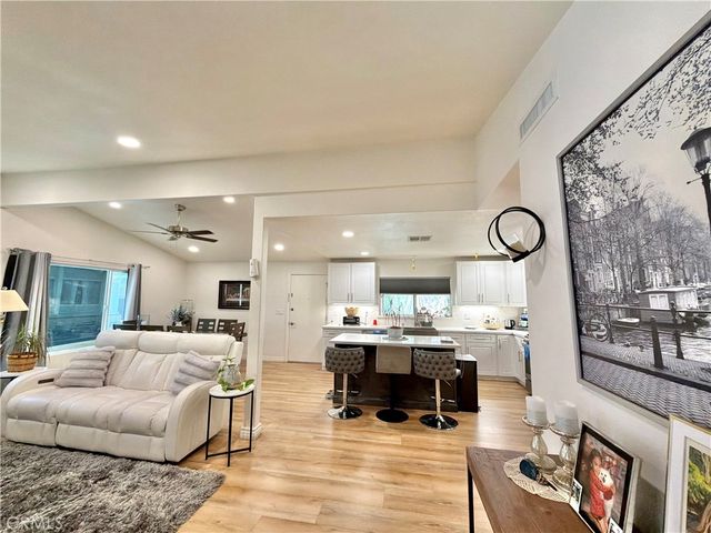 15455 Glenoaks Boulevard 272, Sylmar, CA 91342