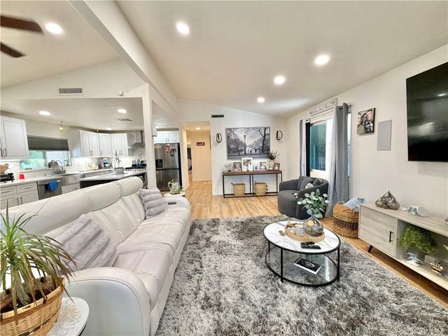 15455 Glenoaks Boulevard 272, Sylmar, CA 91342