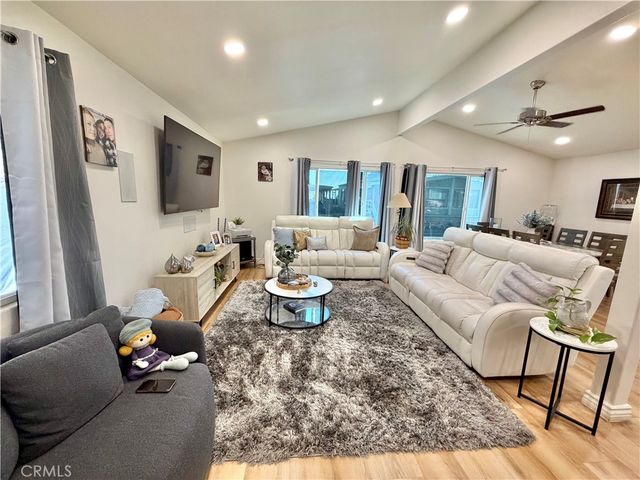 15455 Glenoaks Boulevard 272, Sylmar, CA 91342