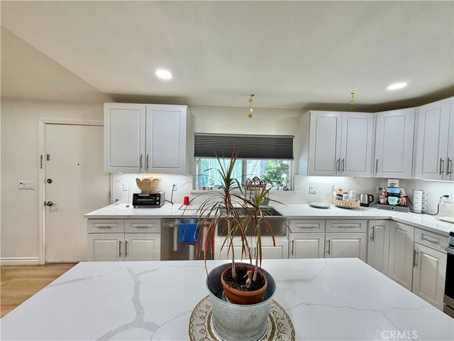 15455 Glenoaks Boulevard 272, Sylmar, CA 91342