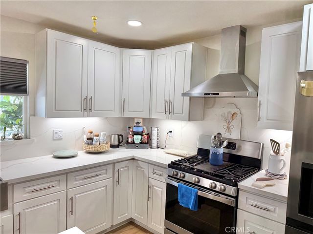 15455 Glenoaks Boulevard 272, Sylmar, CA 91342