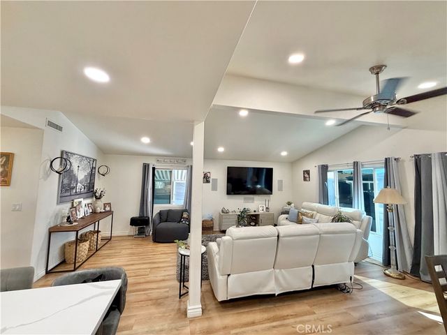 15455 Glenoaks Boulevard 272, Sylmar, CA 91342