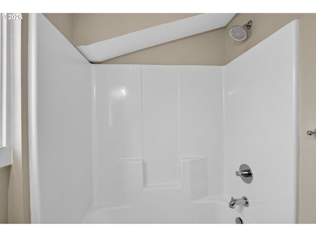 502 E 4TH St, Molalla, OR 97038