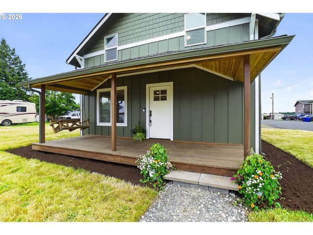 502 E 4TH St, Molalla, OR 97038