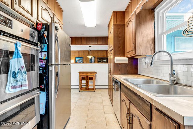 21 Dockage Road, Bayville, NJ 08721