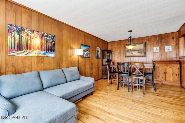 21 Dockage Road, Bayville, NJ 08721