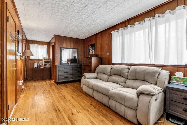 21 Dockage Road, Bayville, NJ 08721