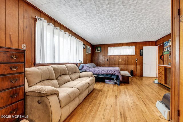 21 Dockage Road, Bayville, NJ 08721