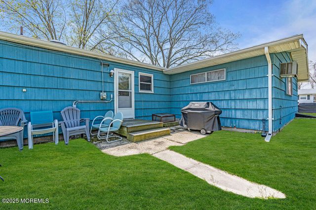 21 Dockage Road, Bayville, NJ 08721