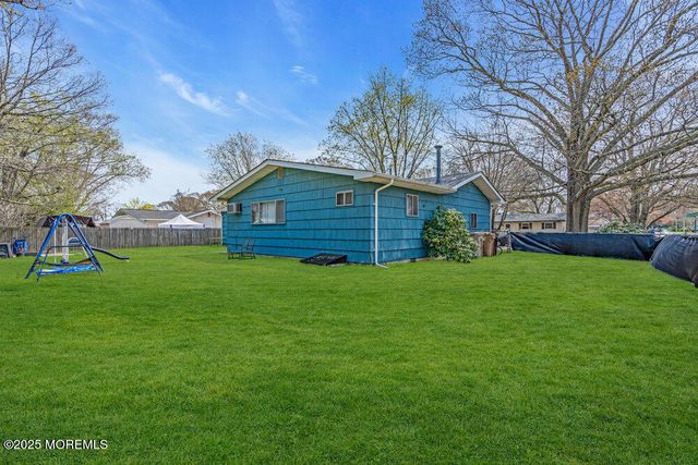 21 Dockage Road, Bayville, NJ 08721