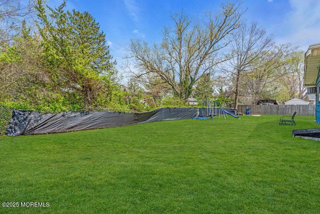21 Dockage Road, Bayville, NJ 08721