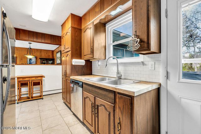 21 Dockage Road, Bayville, NJ 08721