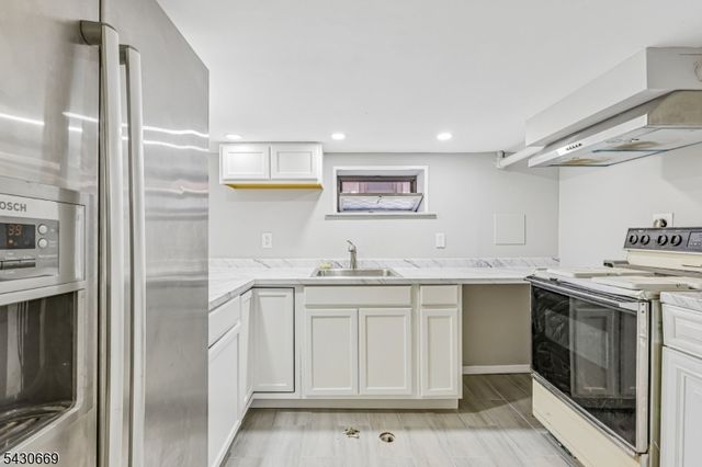 423 E Lincoln Ave, Roselle Park Boro, NJ 07204