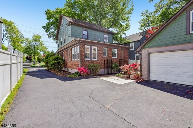 423 E Lincoln Ave, Roselle Park Boro, NJ 07204