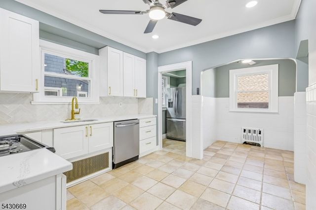 423 E Lincoln Ave, Roselle Park Boro, NJ 07204