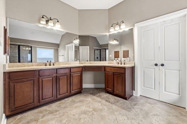 27 N Arrow Canyon Circle, The Woodlands, TX 77389