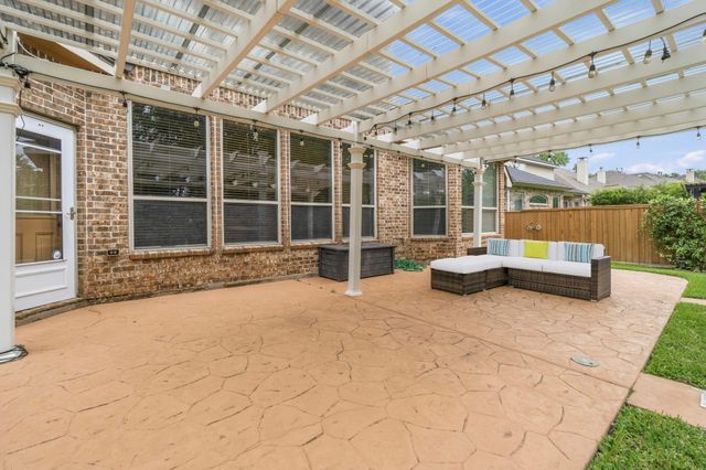 27 N Arrow Canyon Circle, The Woodlands, TX 77389
